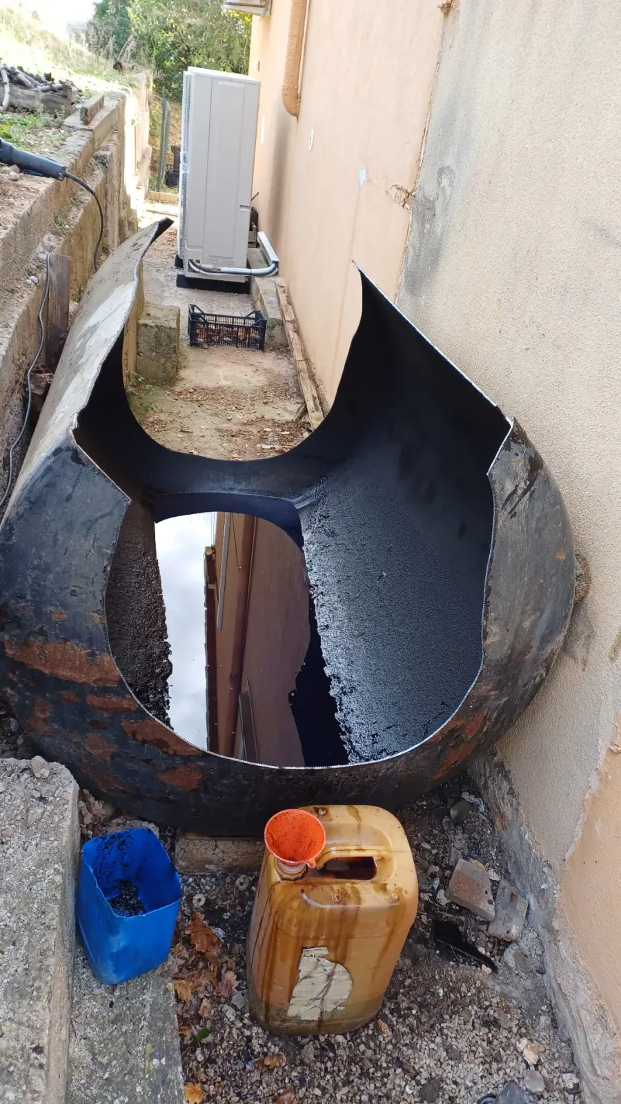 Traitement des cuves avec boues et fioul ancien